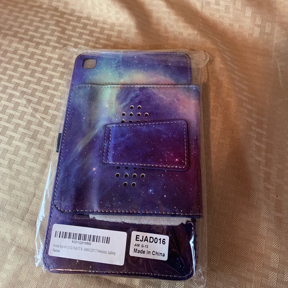 Cosmos Tablet Case with stand - Picture 4 of 6